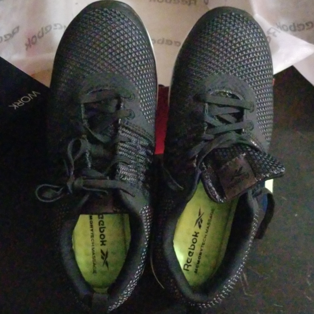Reebok steel toed tennis shoes